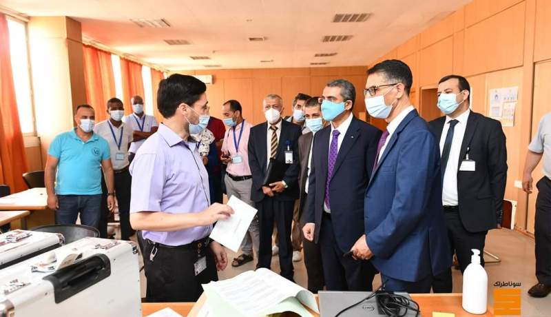 حكّار يحضر تصحيح أوراق مسابقة التوظيف لولايتي ورقلة وتقرت