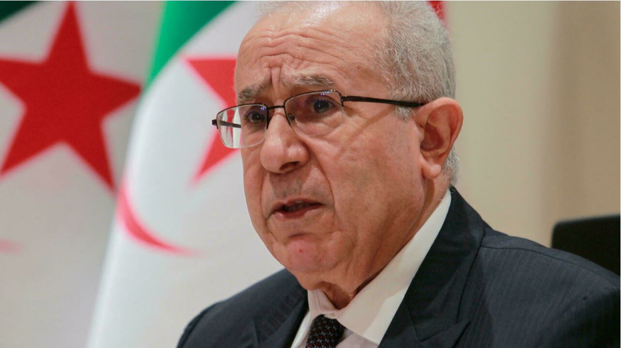 وزير الخارجية الجزائري يرد على نظيره في الكيان الصهيوني