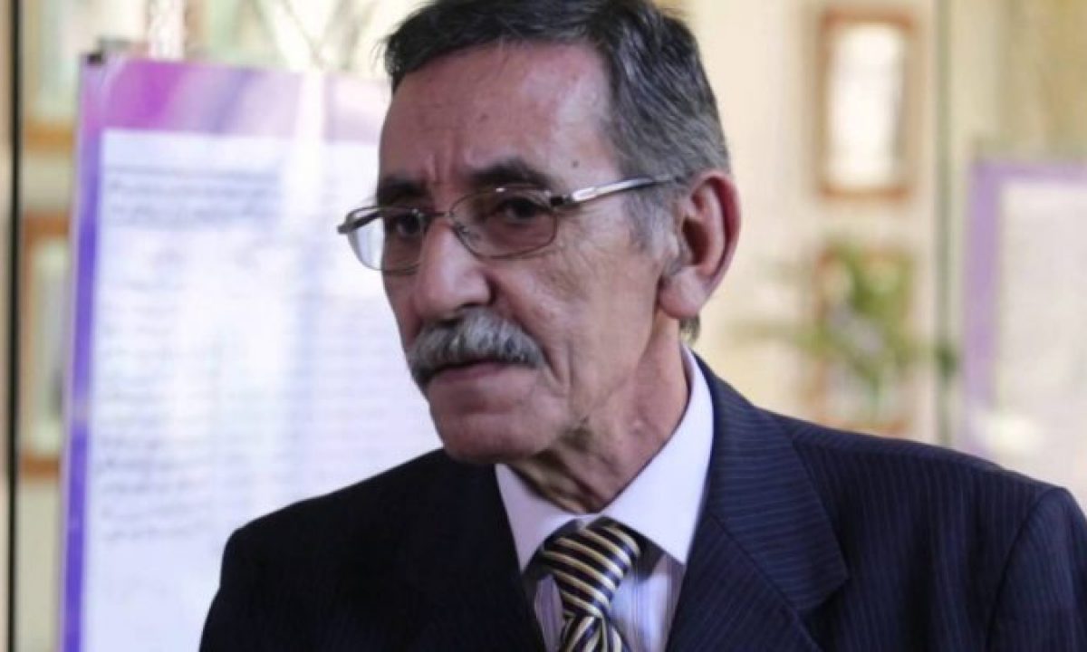 مستشار رئيس الجمهورية يصف إساءات ماكرون بـ “النعيق”