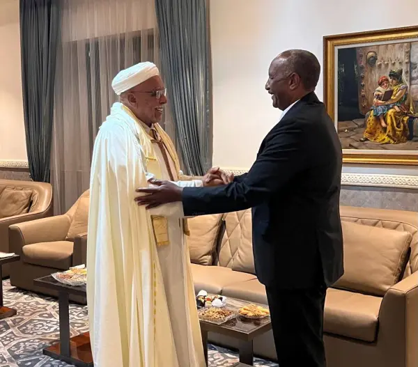 البرهان يلتقي الخليفة العام للطريقة التيجانية