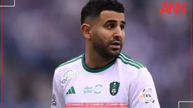 رياض محرز ي أول جزائري يتوج بلقبين قاريين في قارتين مختلفتين