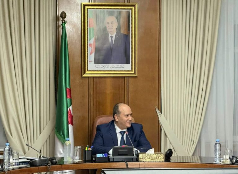 Le Premier ministre appelle à une nouvelle dynamique bancaire pour soutenir la croissance 