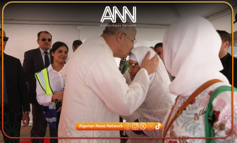 First Group of Algerian Hajj Pilgrims Lands in Oran