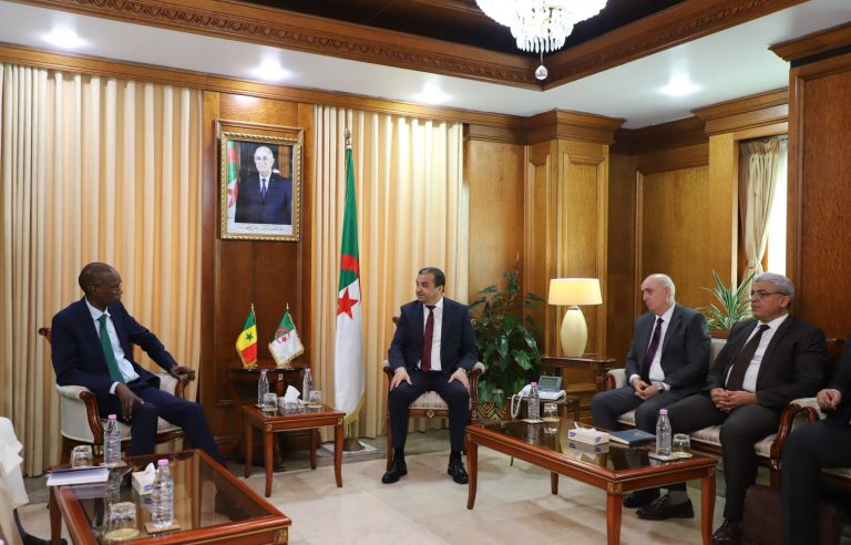 السنغال مهتمة بالاستفادة من التجربة الجزائرية والتعاون معها في صناعة النفط والغاز