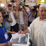 Boughali accomplit son devoir électoral et salue les réformes engagées