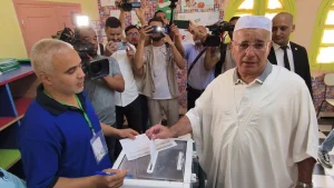 Boughali accomplit son devoir électoral et salue les réformes engagées