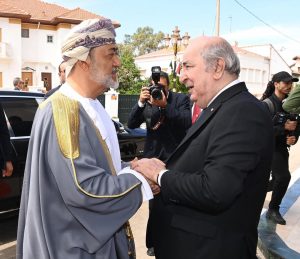 سلطان عُمان يبعث رسالة تهنئة إلى الرئيس تبون والشعب الجزائري