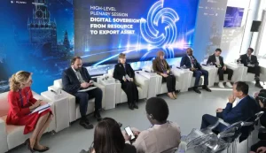 الجزائر تستعرض تجربتها في بناء السيادة الرقمية بموسكو